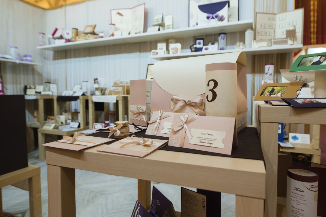 5 lucruri care sa nu lipseasca de pe orice invitatie de nunta